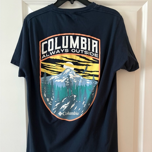 Columbia Men's Dark Blue Outdoor Graphic Tee - Picture 1 of 3